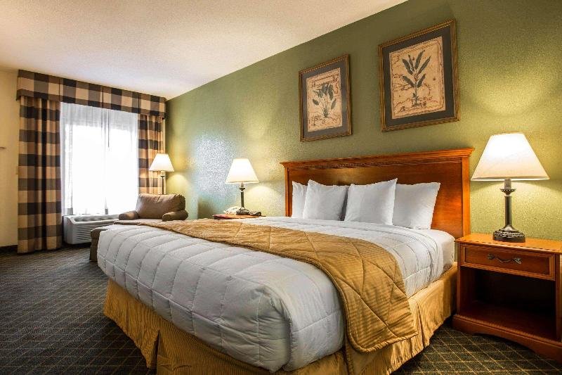 Standard Double room Clarion Inn & Suites Aiken