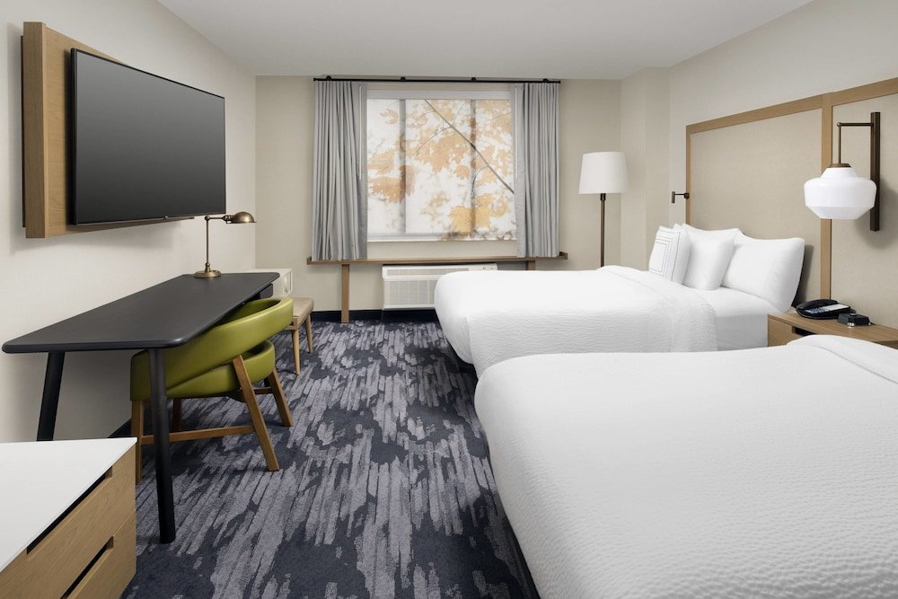 Четырёхместный номер Standard Fairfield Inn & Suites by Marriott Alexandria West/Mark Center