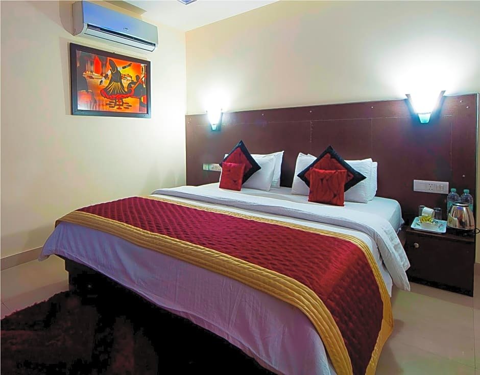 Двухместный номер Deluxe Airport Hotel Vishal Residency