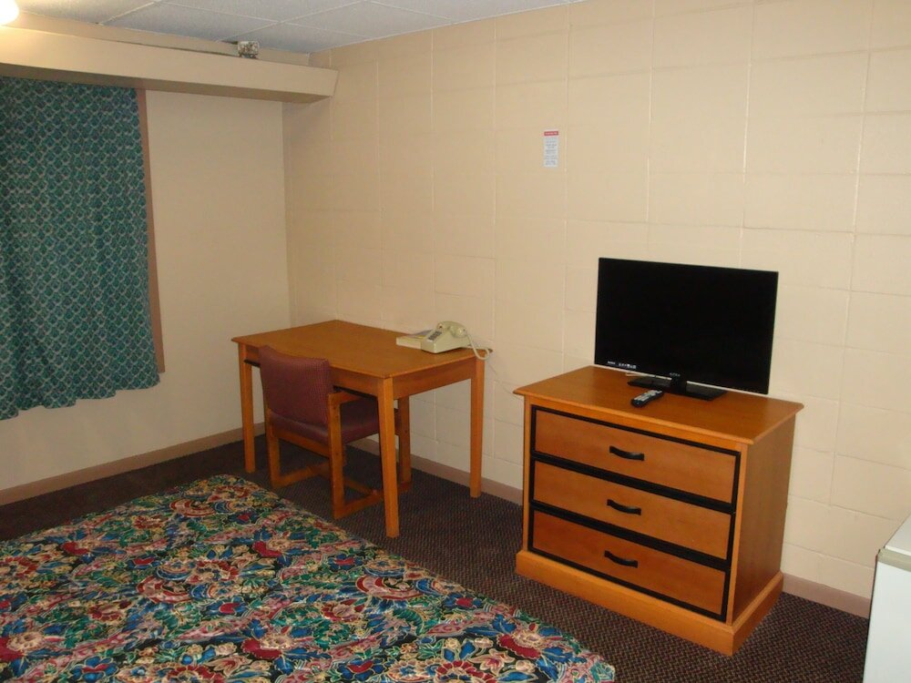 Standard Double room Economy Inn Green Bay