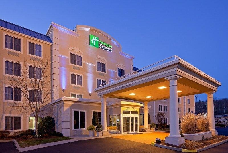 Habitación cuádruple Estándar Holiday Inn Express Boston - Milford, an IHG Hotel