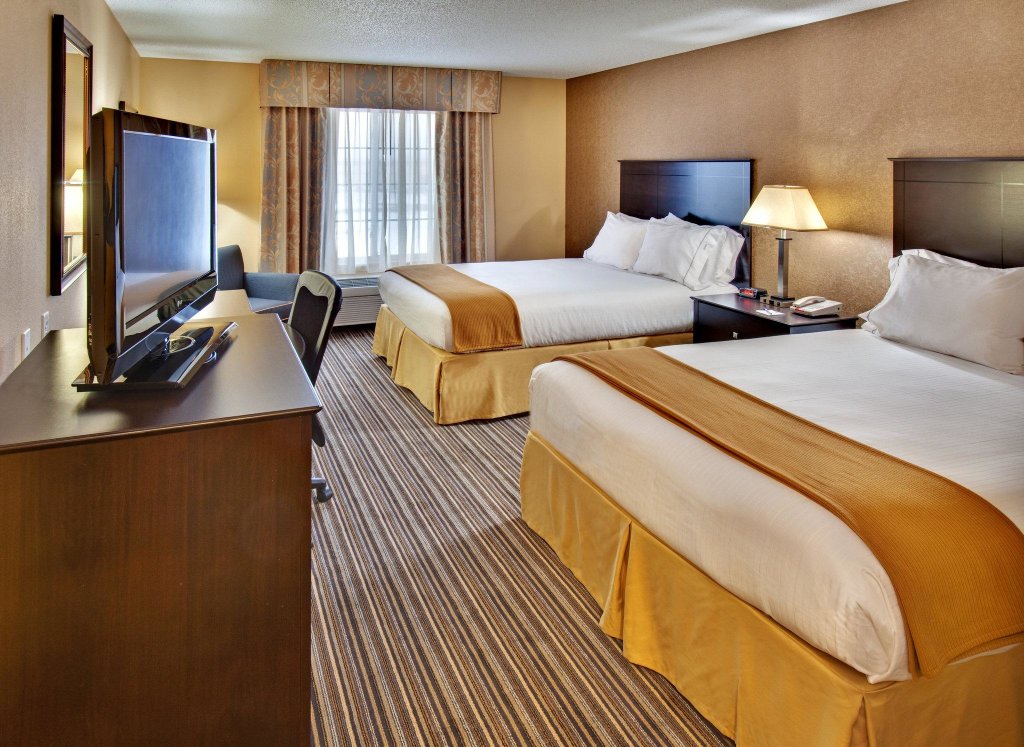 Двухместный номер Standard Holiday Inn Express Hotel & Suites Council Bluffs - Convention Center Area, an IHG Hotel