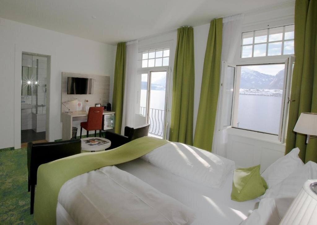 Standard Doppel Zimmer mit Seeblick Hotel Restaurant Bellevue au Lac