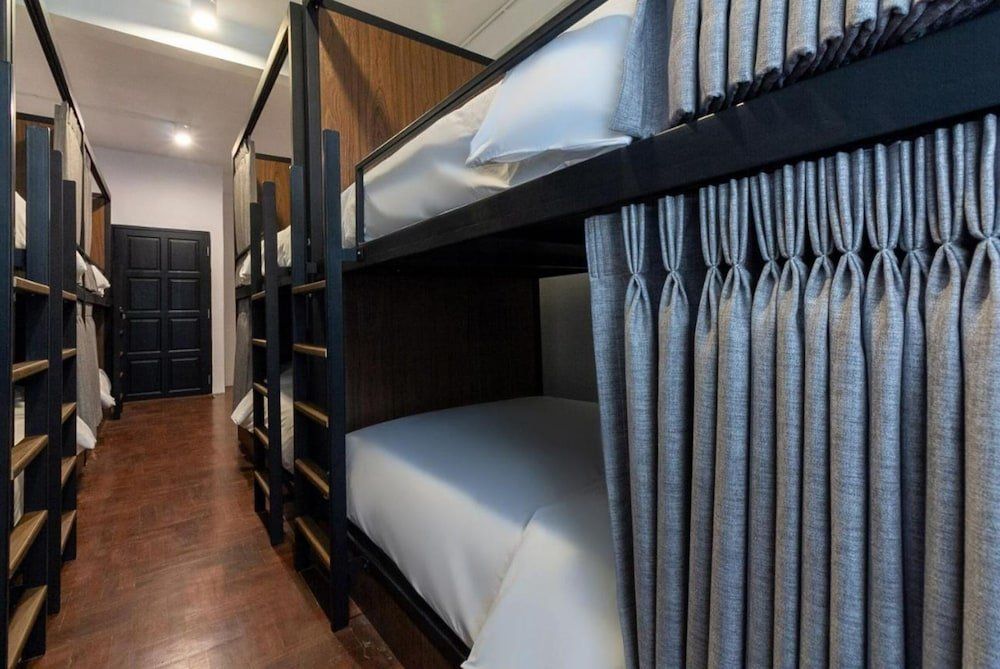 Bed in Dorm (male dorm) OYO 75416 Rama3 Sunrise Hostel