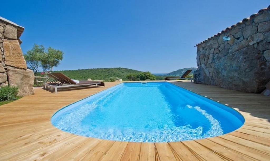 Villa Jolie bergerie avec piscine chauffée à 1 km de Santa Giulia