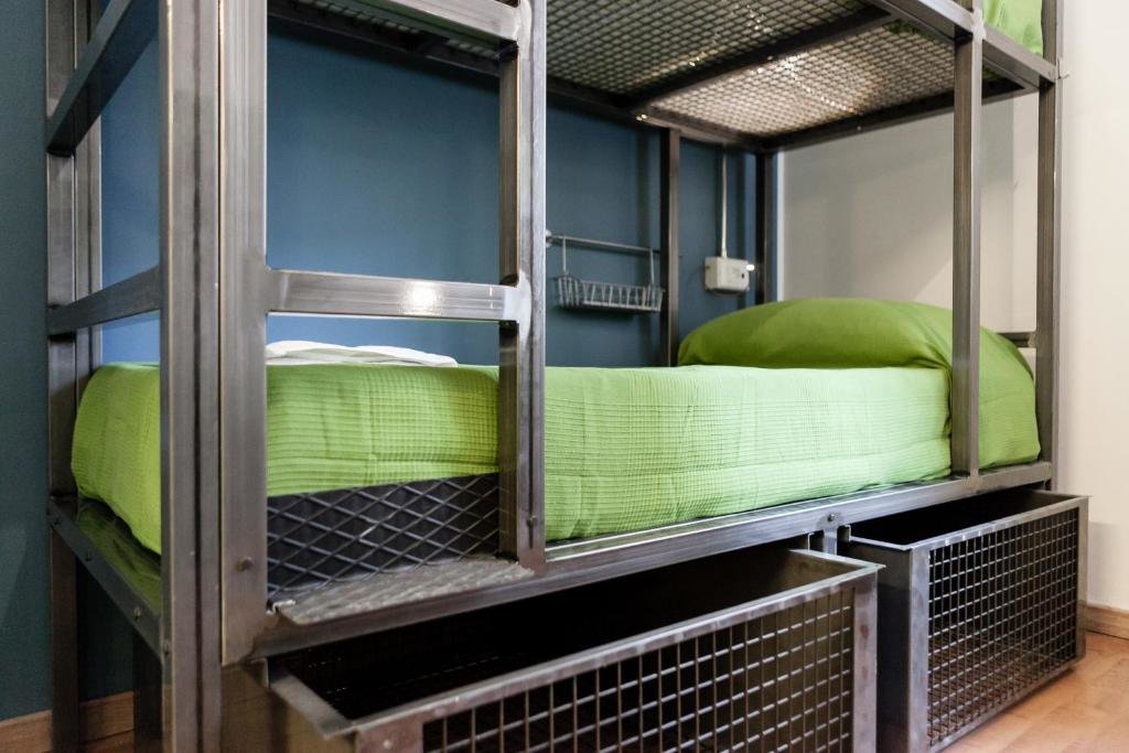 Кровать в общем номере (женский номер) Ostello Bello Milano Centrale