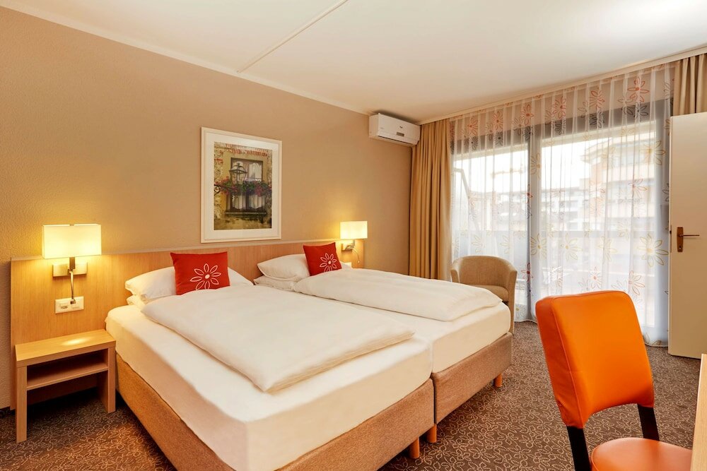 Confort chambre H4 Hotel Arcadia Locarno