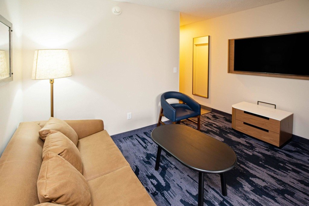Двухместный люкс Fairfield Inn & Suites by Marriott Elizabethtown