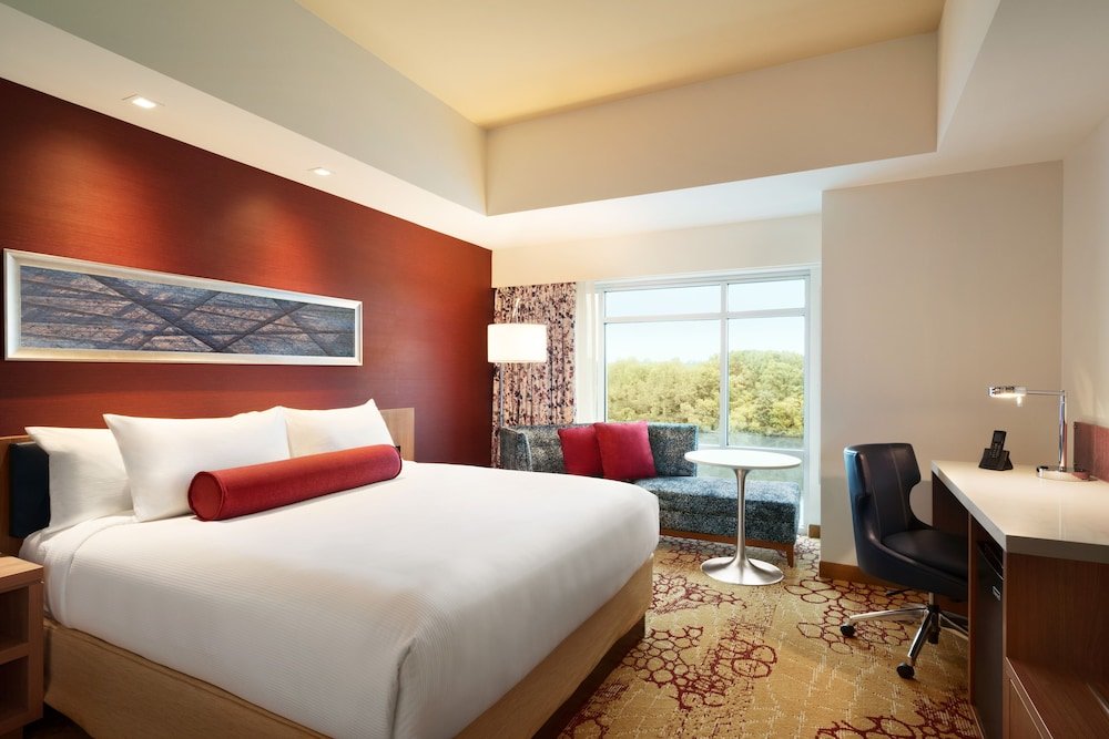 Standard Double room with harbour view The Landing Hotel at Rivers Casino & Resort