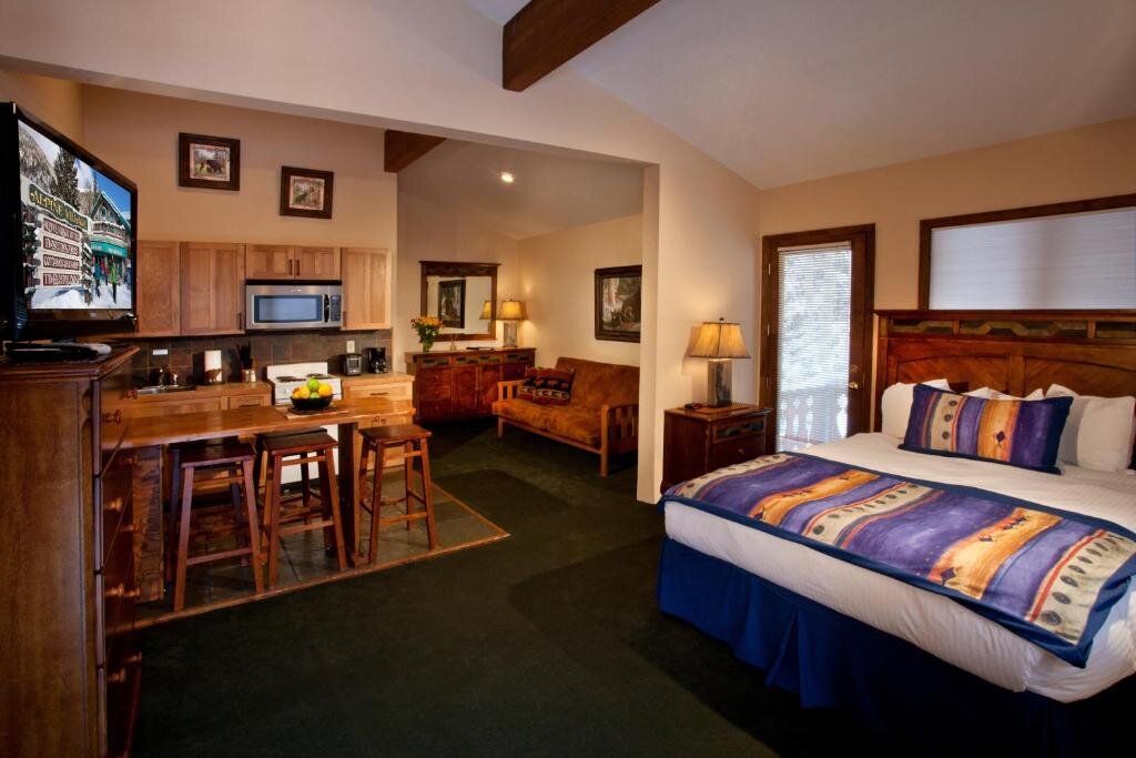 Студия Standard Cottam's Lodge by Alpine Village Suites