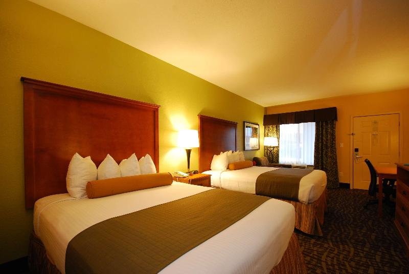 Standard room SureStay Hotel