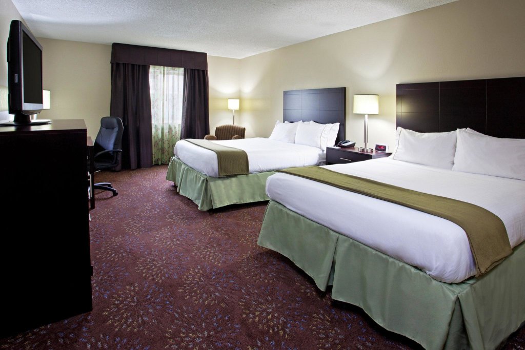 Двухместный номер Standard Holiday Inn Express Hotel & Suites Pittsburgh Airport, an IHG Hotel