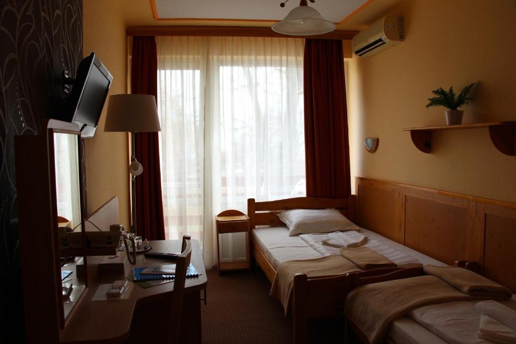 Standard Einzel Zimmer mit Balkon Nereus Park Hotel