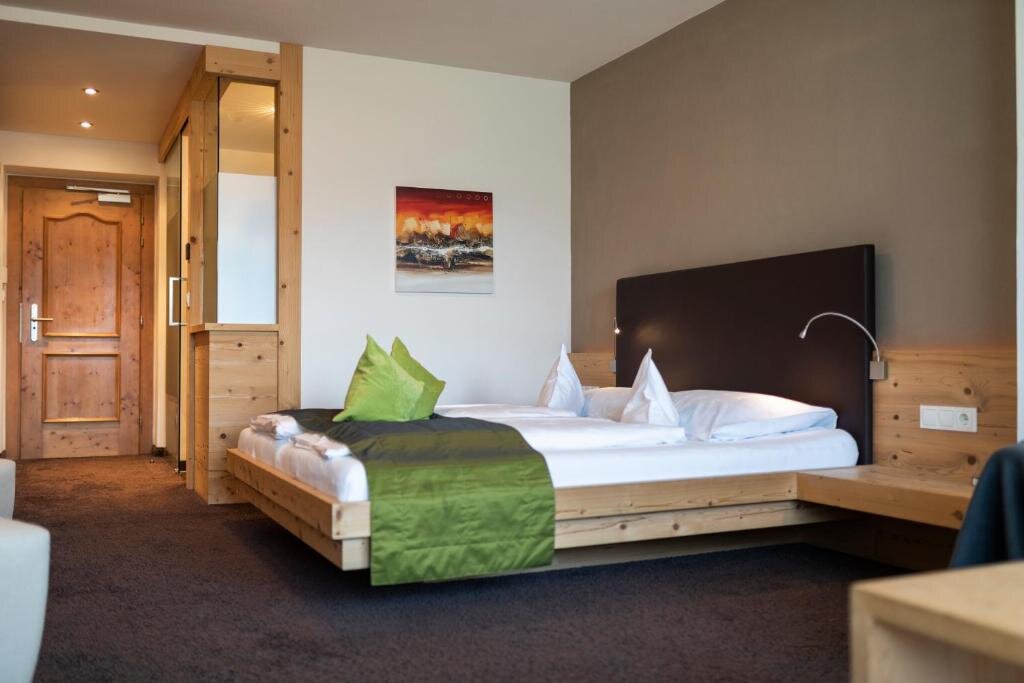 Superior Doppel Zimmer mit Balkon und mit Gartenblick Wellfeeling Hotel AVIDEA