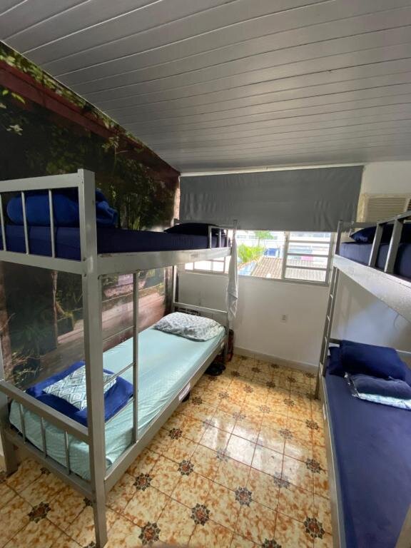 Кровать в общем номере (мужской номер) Rolds Hostel