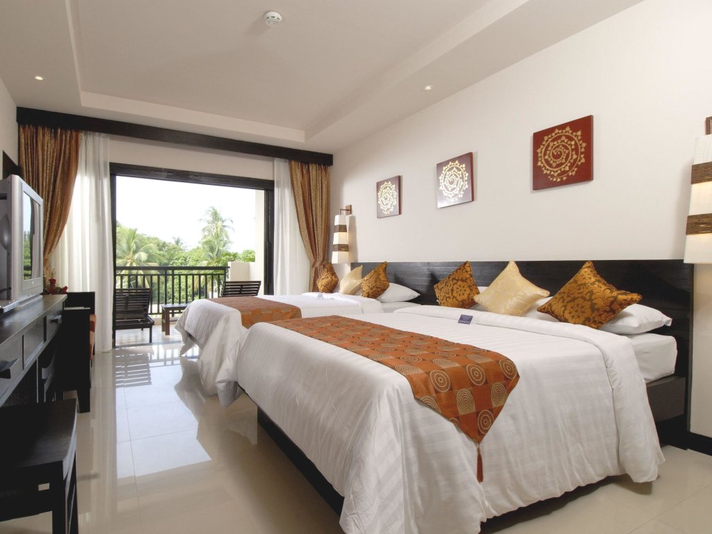 Двухместный номер Deluxe с балконом и с красивым видом из окна Horizon Karon Beach Resort & Spa