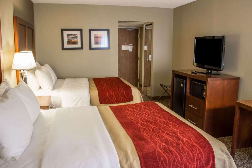 Четырёхместный номер Standard Comfort Inn Research Triangle Park