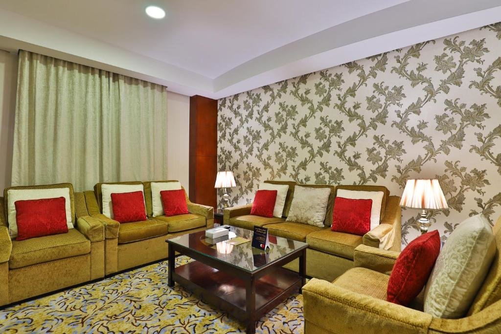 3 Bedrooms Family Suite Reefaf Al Mashaeer Hotel