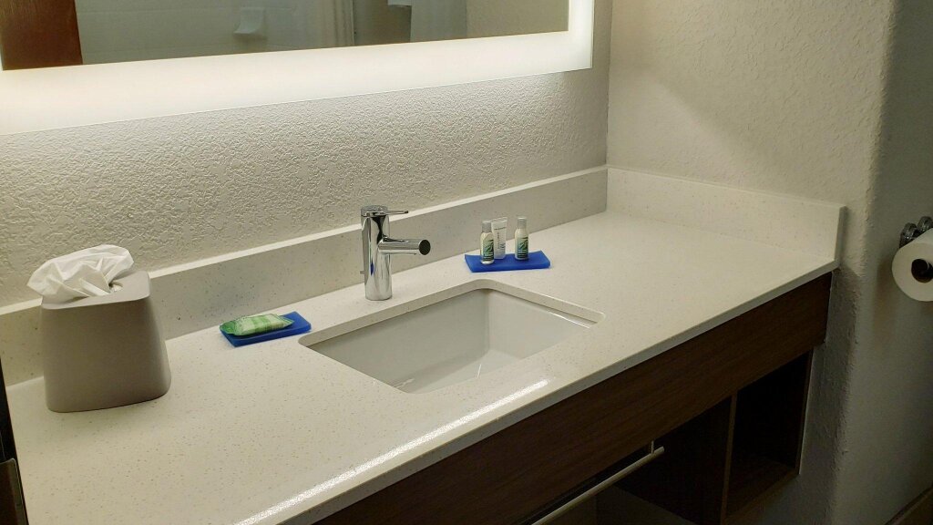 Standard quadruple chambre Holiday Inn Express Hotel and Suites Weslaco, an IHG Hotel