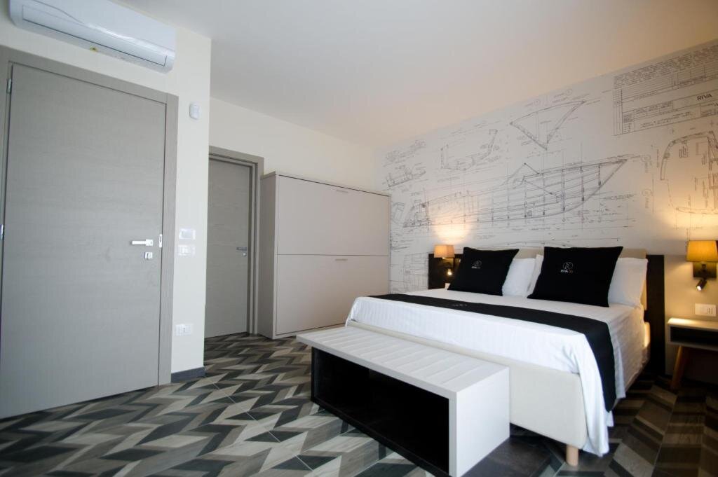 Standard Quadruple room with balcony Riva 33