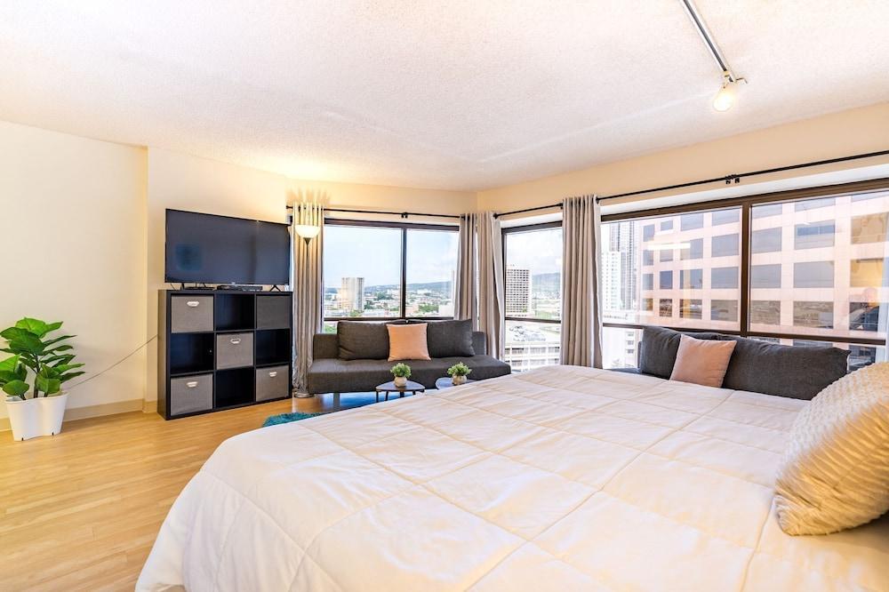 Spacious Downtown Executive Retreat Free Parking 檀香山