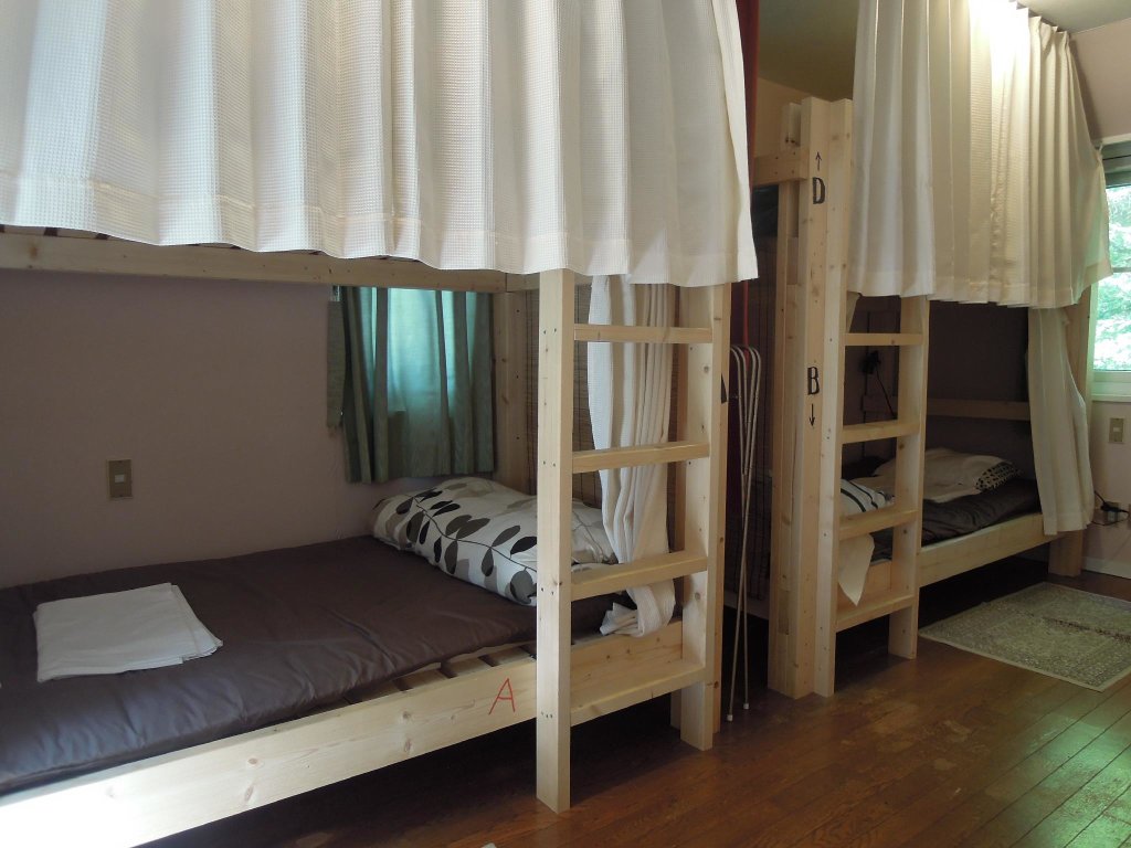 Кровать в общем номере (женский номер) Bellscabin Guesthouse