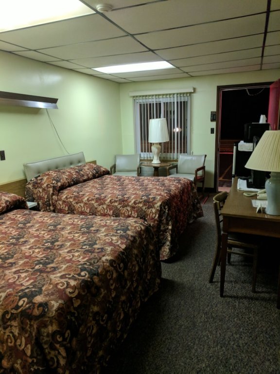 Standard Vierer Zimmer Allen's Budget Motel