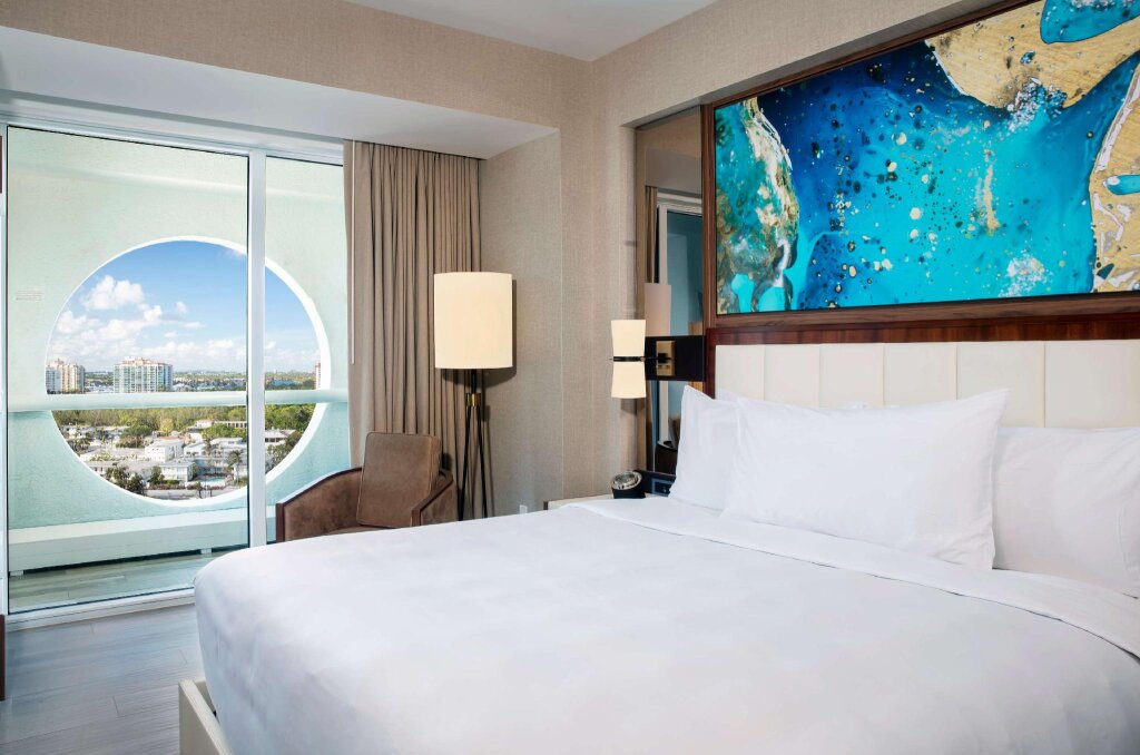 Люкс c 1 комнатой с частичным видом на океан Conrad Fort Lauderdale Beach