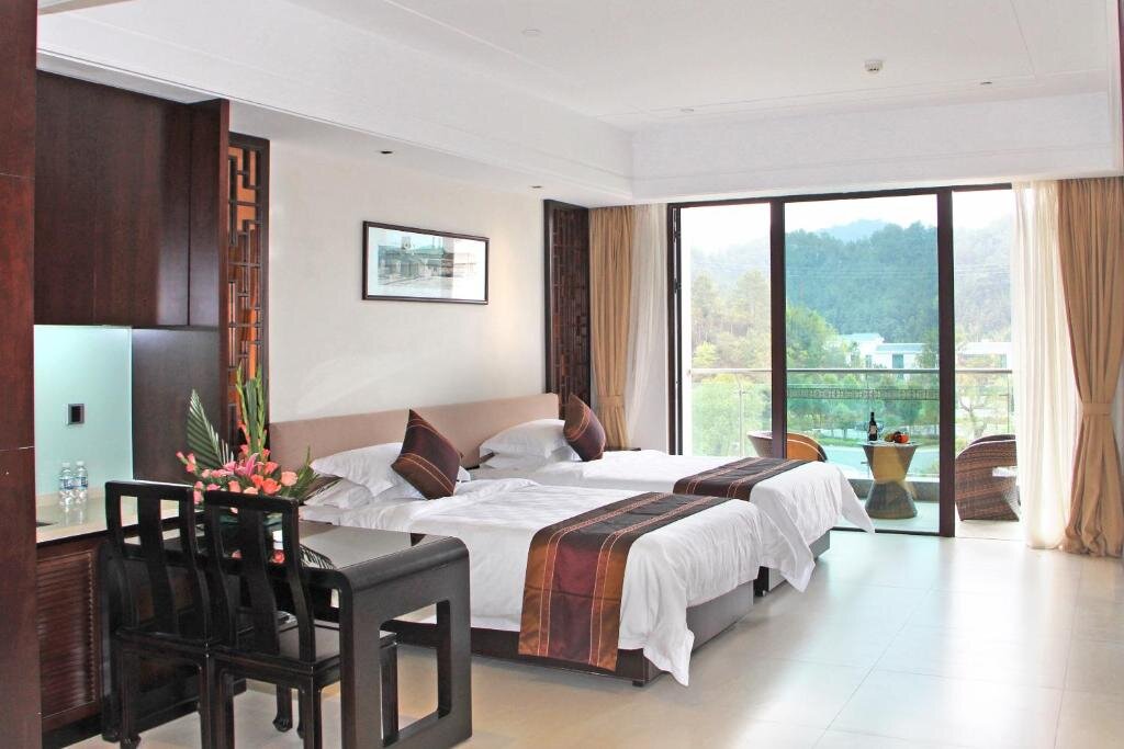 Standard Double room with garden view Mels Weldon Evergreen Lake Hotel Heyuan