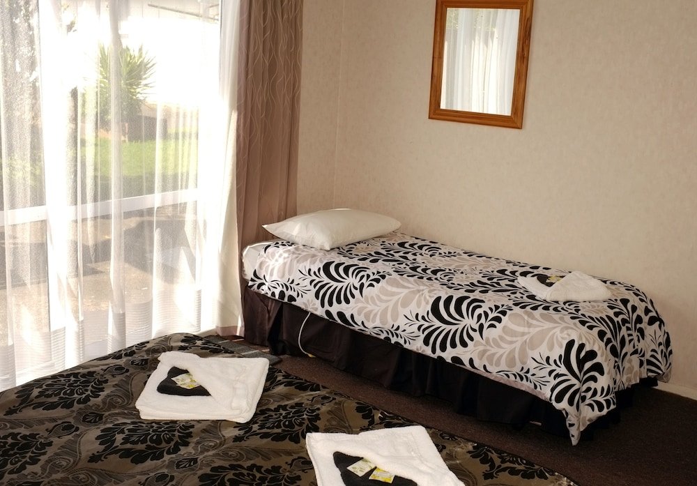2 Bedrooms Standard Family room Westport Motels
