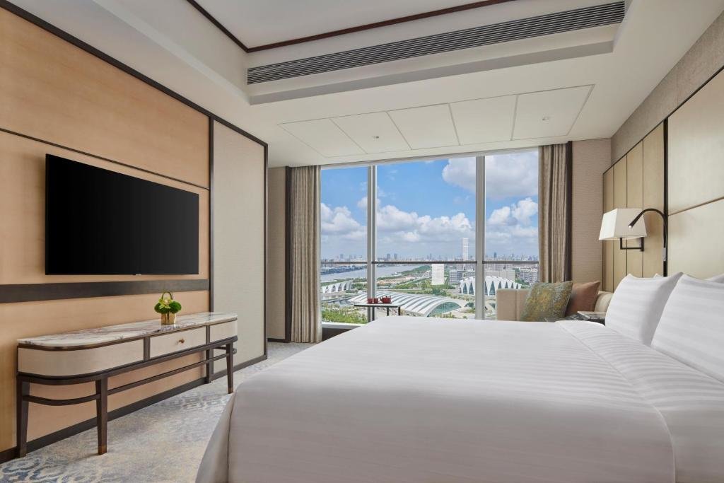 Executive Double Suite with river view Shangri-La Qiantan, Shanghai