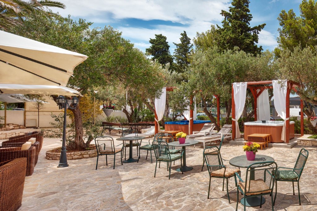 Полулюкс Premium Hotel Villa Adriatica