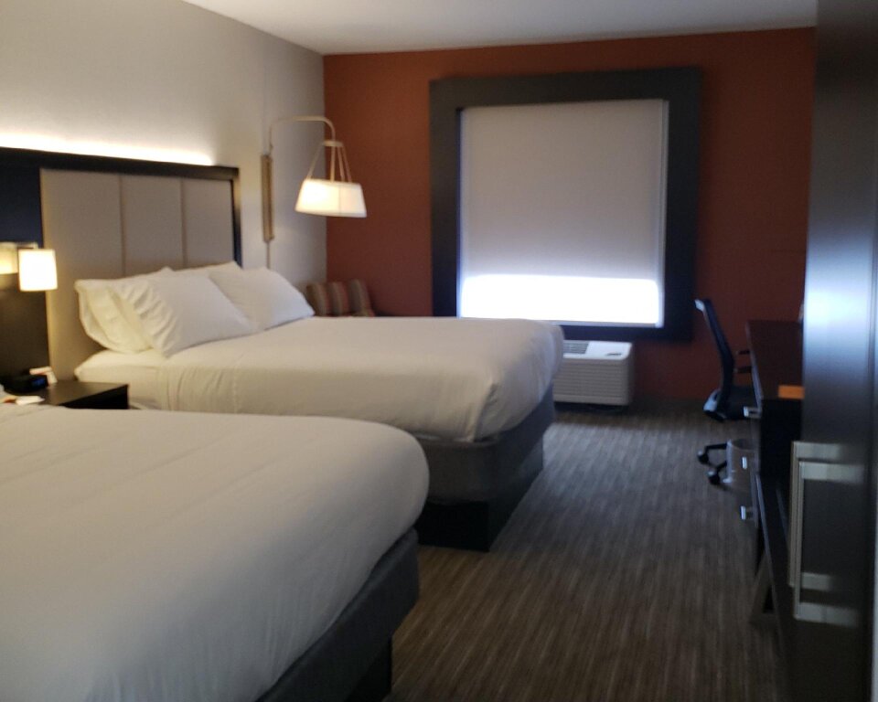 Четырёхместный номер Standard Holiday Inn Express Lake Okeechobee, an IHG Hotel