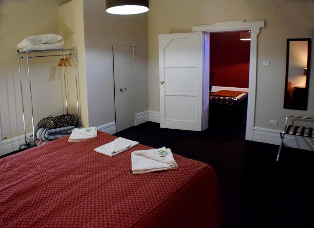 2 Bedrooms Suite The Palace Hotel Kalgoorlie