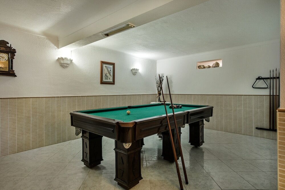 Villa Villa V5 With Private Pool and Games Room With Snooker