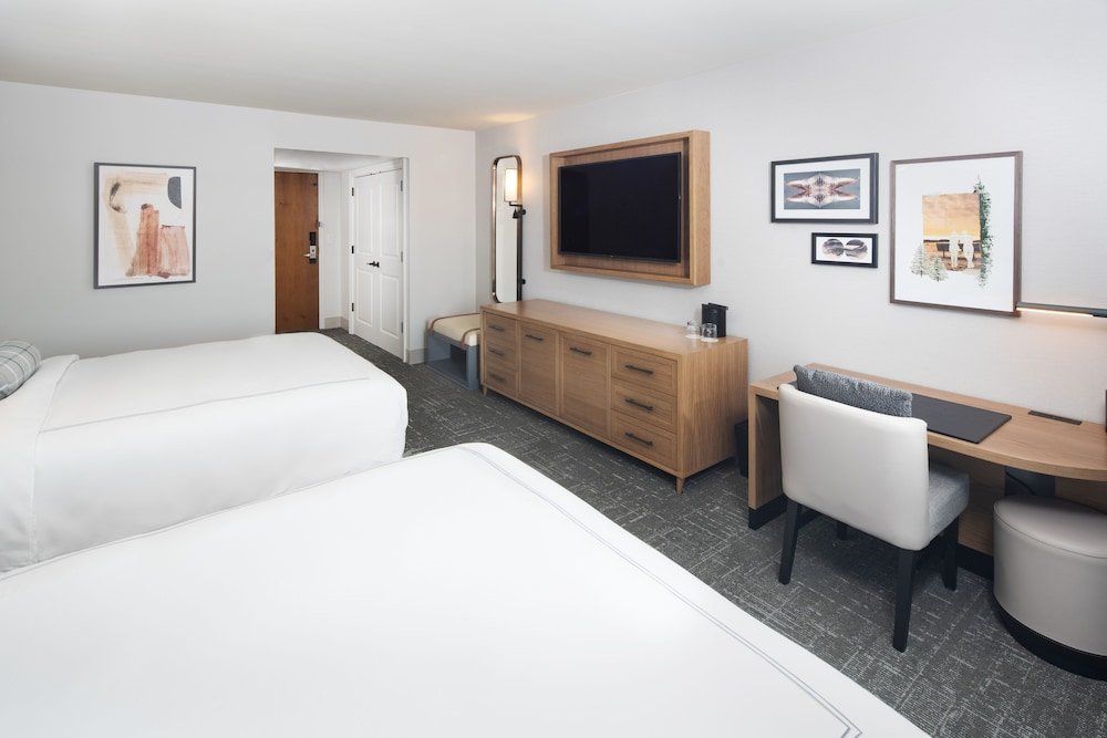 Deluxe Quadruple room Grand Geneva Resort & Spa