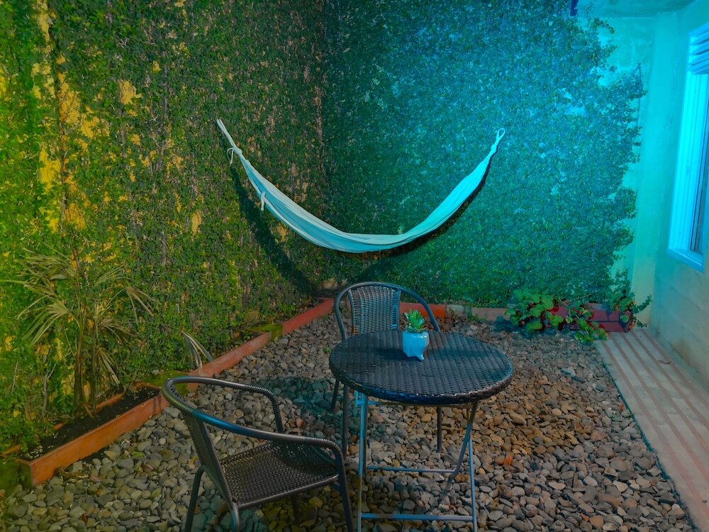 Deluxe Suite with garden view Tropica Hostel Bed & Breakfast