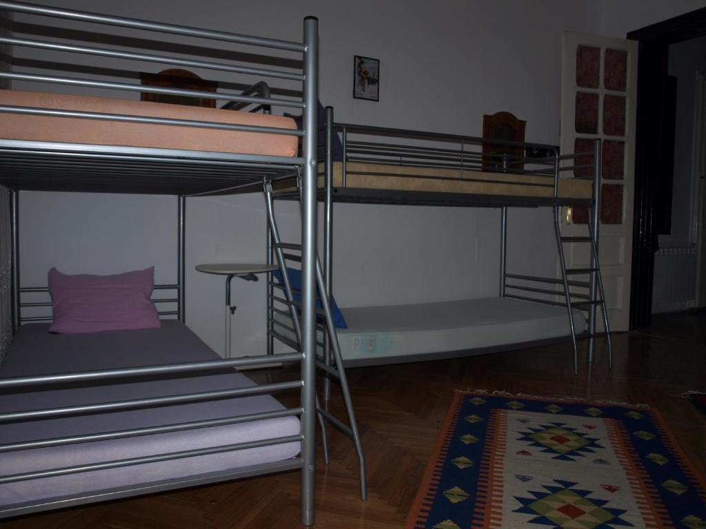 Кровать в общем номере Mosaico Alfetta Hostel