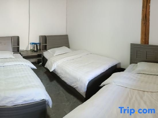 Bed in Dorm Ben Li Wan Family Hotel
