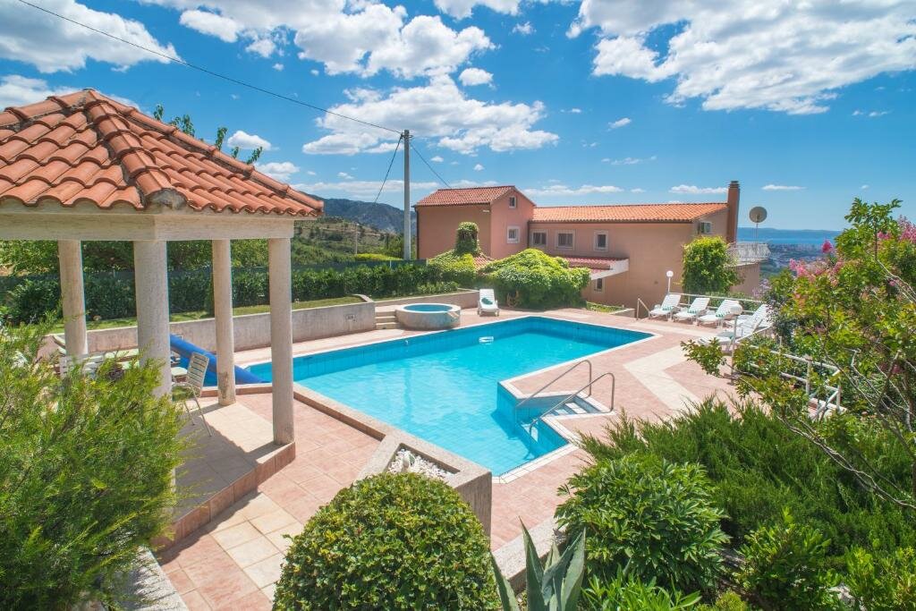 Вилла Villa Klara with 72 sqm pool and view on Split and islands