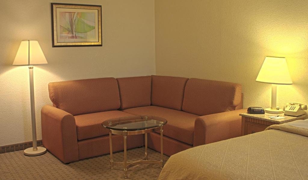 Двухместный номер Standard Quality Inn and Suites Indianapolis