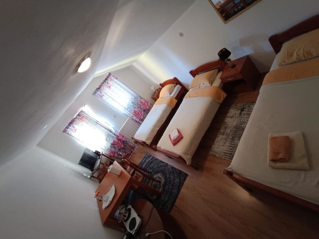 Standard Triple room with view Apartments & Rooms Ramljak