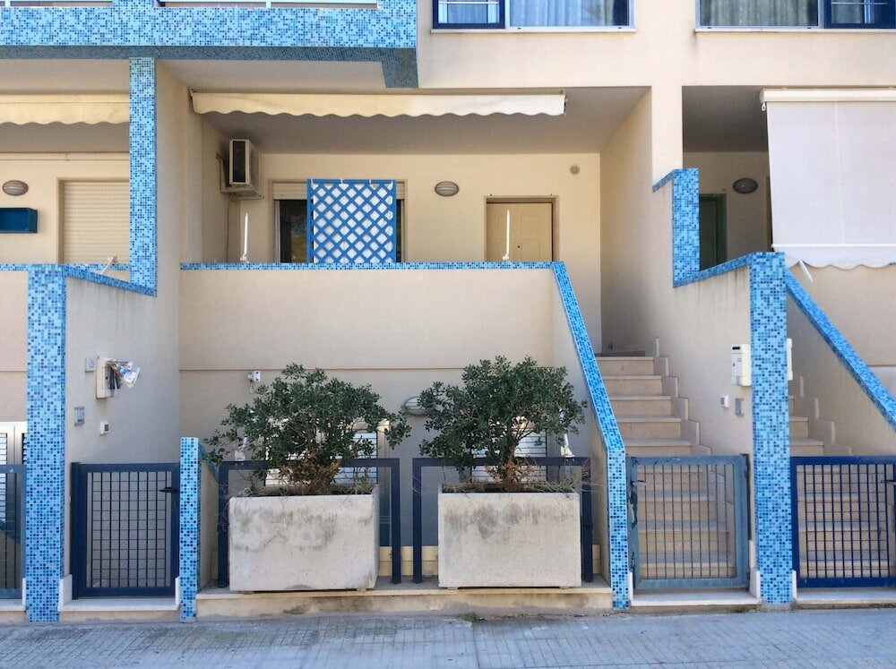Коттедж c 1 комнатой с балконом и с видом на город Holiday house marzia in Otranto, close beaches