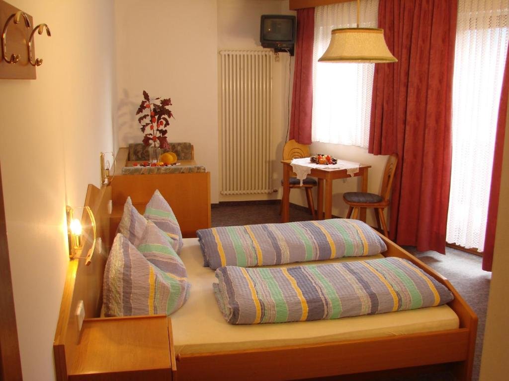Standard Double room with balcony Gasthof Hotel Wöhrmaurer