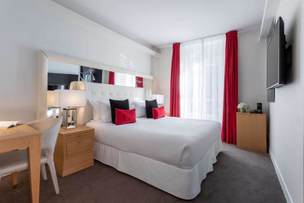 Deluxe Aromatherapy Doppel Zimmer mit Stadtblick Hotel Camille Paris Gare de Lyon, Tapestry Collection by Hilton