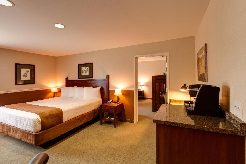 Люкс Deluxe Boothill Inn and Suites