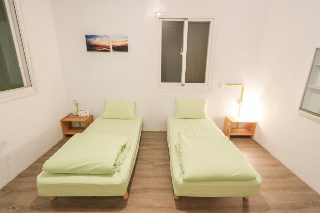 Кровать в общем номере (женский номер) T-Life Hostel