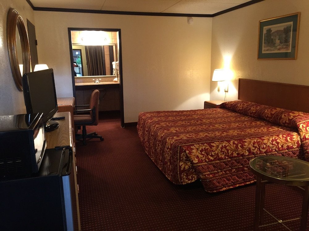 Standard room Regency Inn & Suites