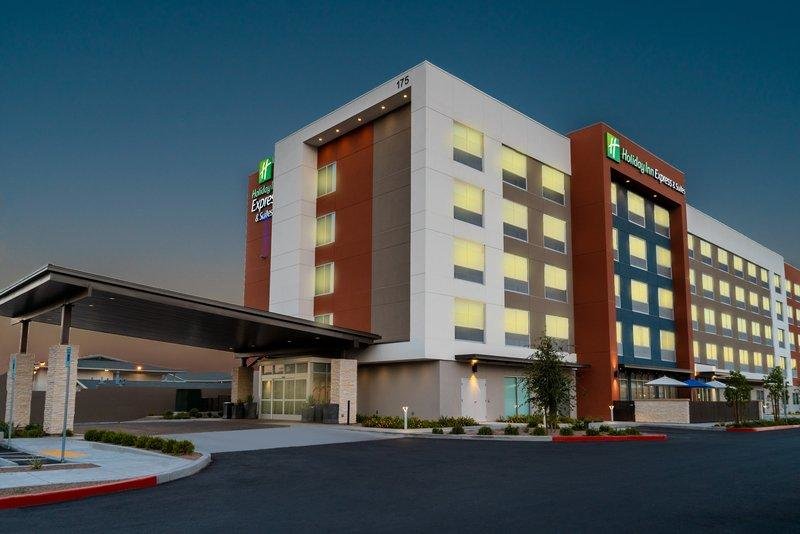 Одноместный номер Standard Holiday Inn Express & Suites Las Vegas - E Tropicana, an IHG Hotel