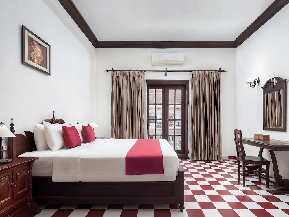 Люкс c 1 комнатой с балконом Chateau d'Angkor La Residence